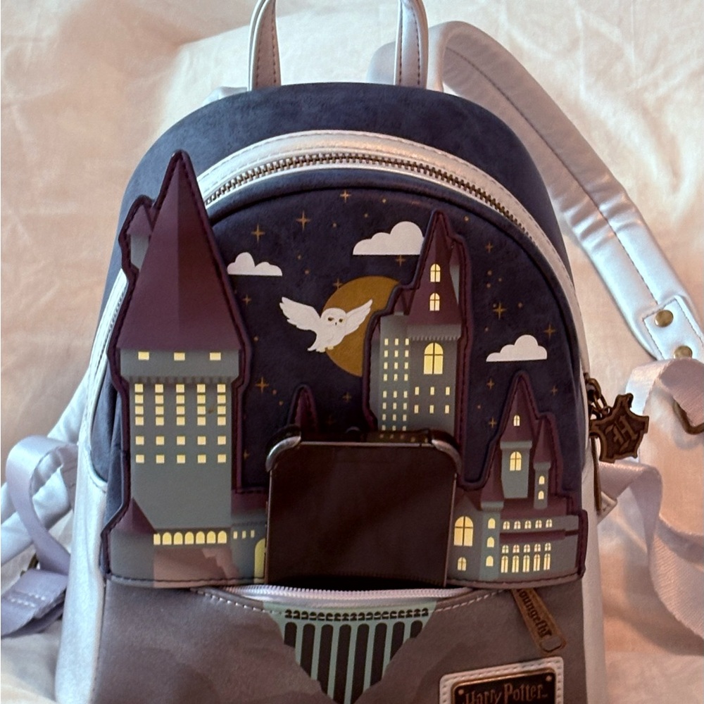 Loungefly Gray Cityscape Backpack - image 2